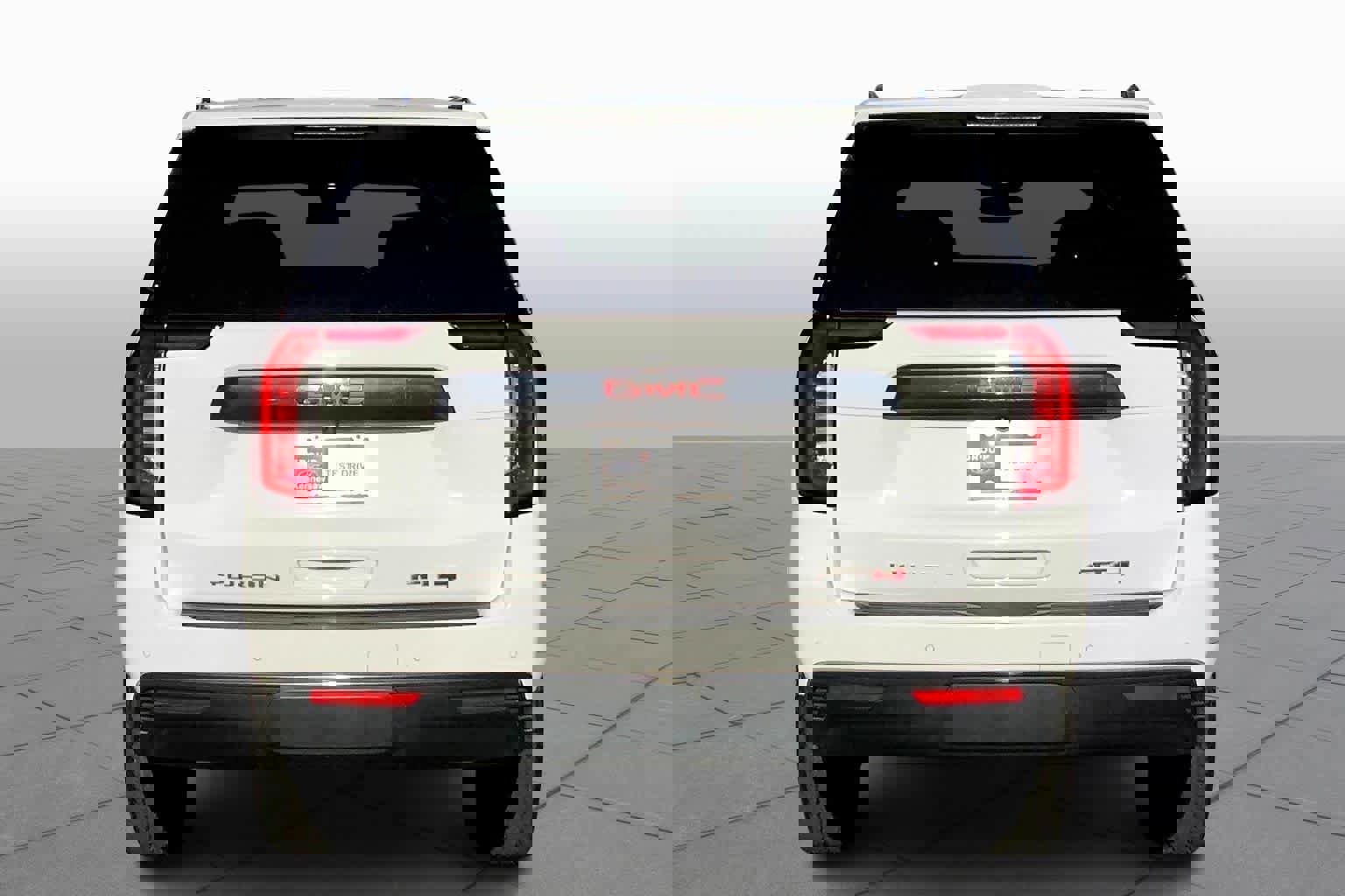 Used 2024 GMC Yukon AT4 w/ AT4 Premium Package image 4