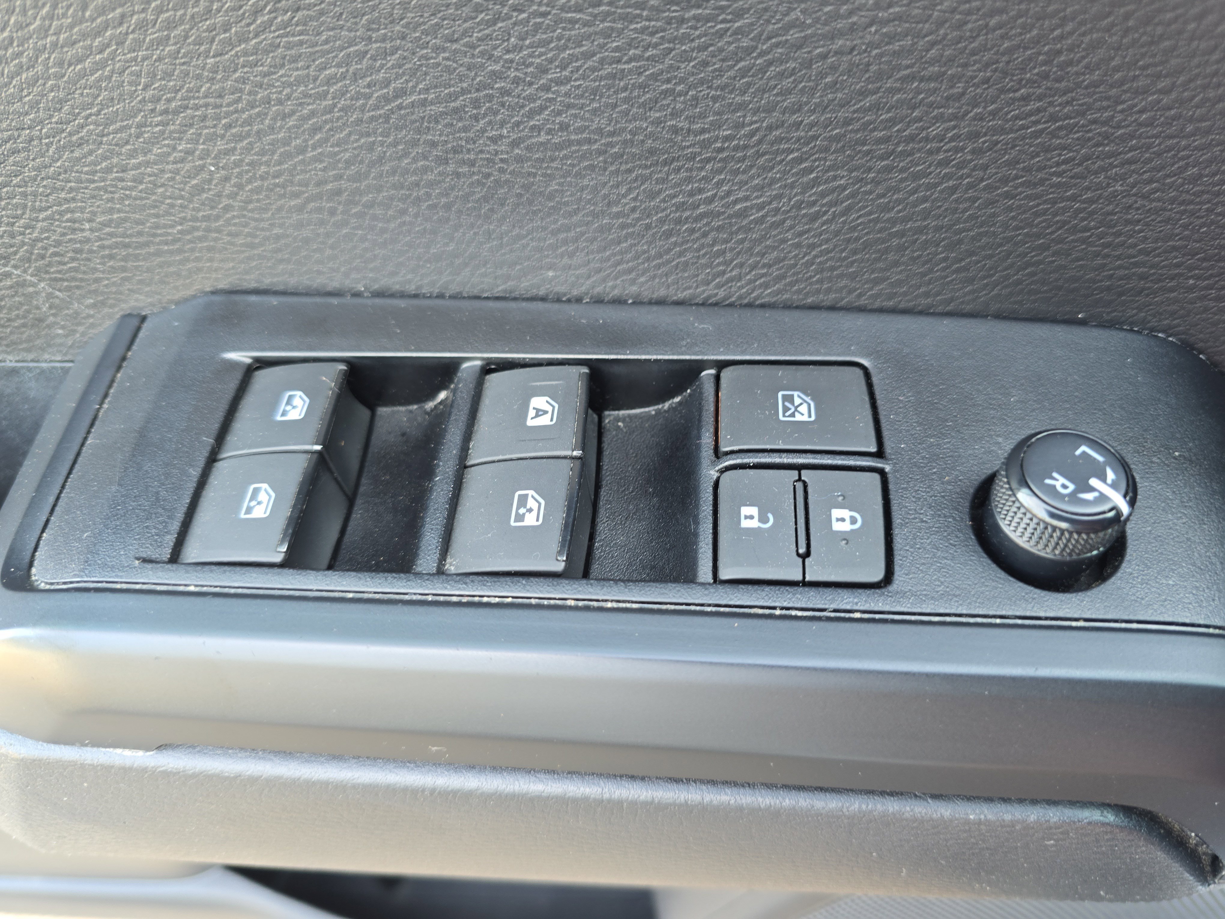 Used 2023 Toyota Tacoma SR AWD/4WD image 26