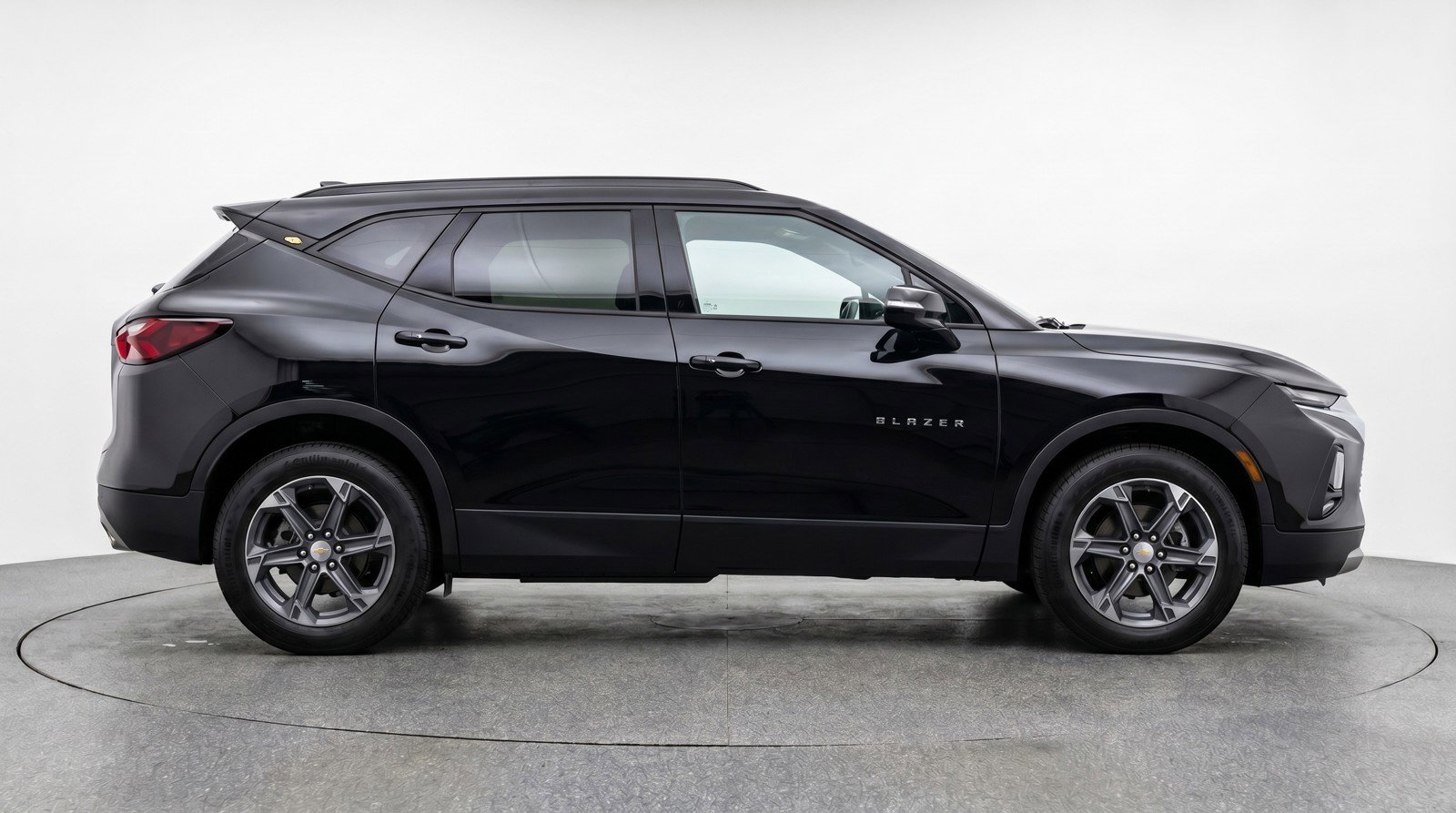 Used 2025 Chevrolet Blazer LT FWD image 11