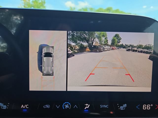 Used 2026 Chevrolet Traverse Z71 w/ Enhanced Driving Package AWD/4WD image 29