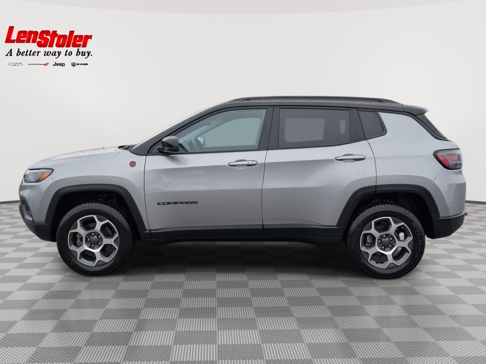 Used 2022 Jeep Compass Trailhawk w/ Trailhawk Elite Group image 2