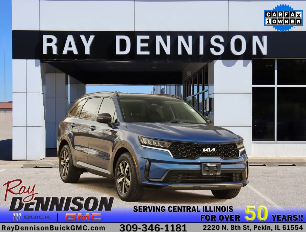 Used 2023 Kia Sorento S w/ Panoramic Sunroof Package