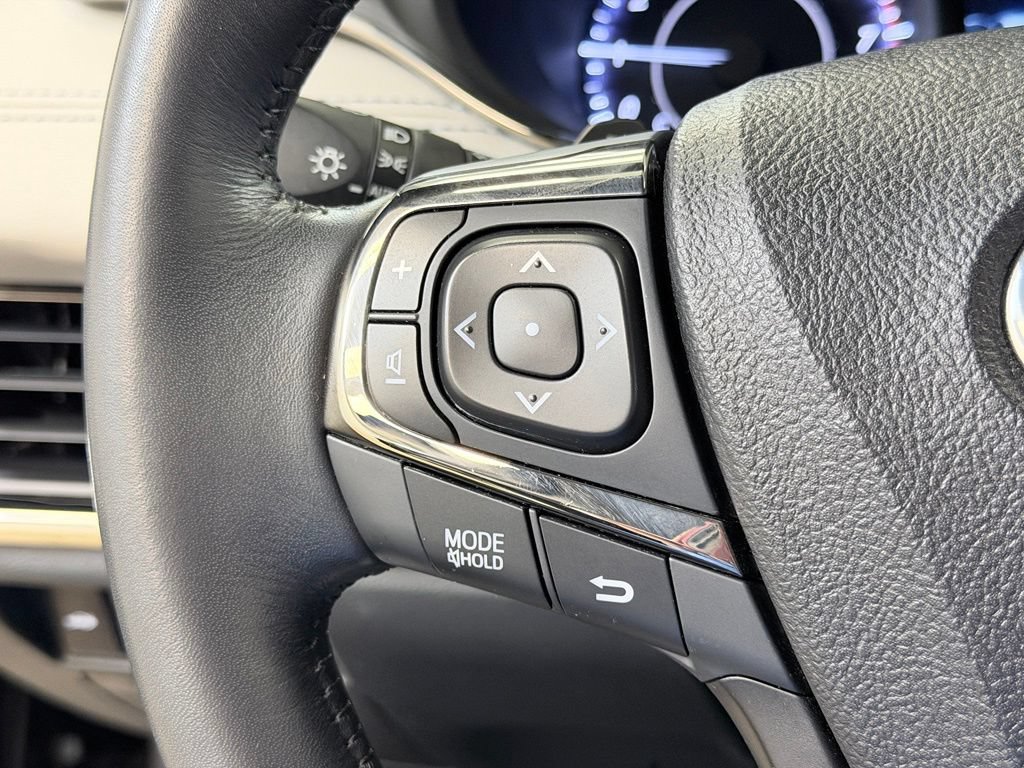 Used 2015 Toyota Avalon Limited FWD image 44