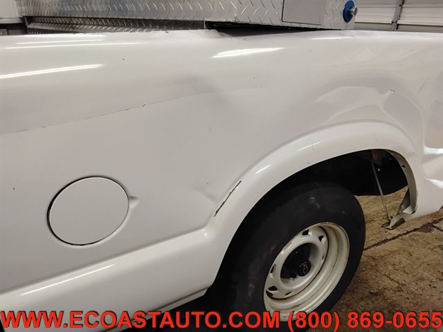 Used 2002 Chevrolet S10 Pickup 2WD Extended Cab w/ Preferred Equipment Group image 15