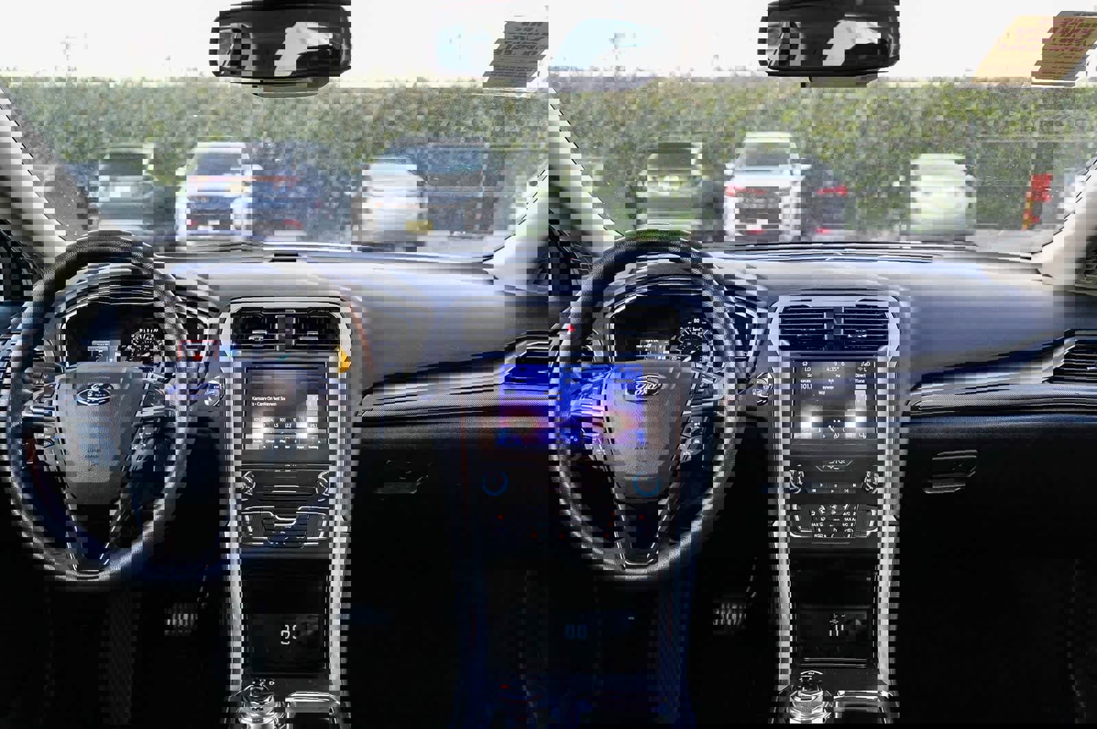 Used 2020 Ford Fusion SE image 12