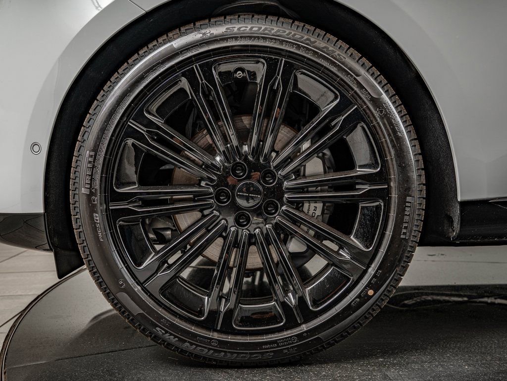 New 2026 Land Rover Range Rover SE image 14