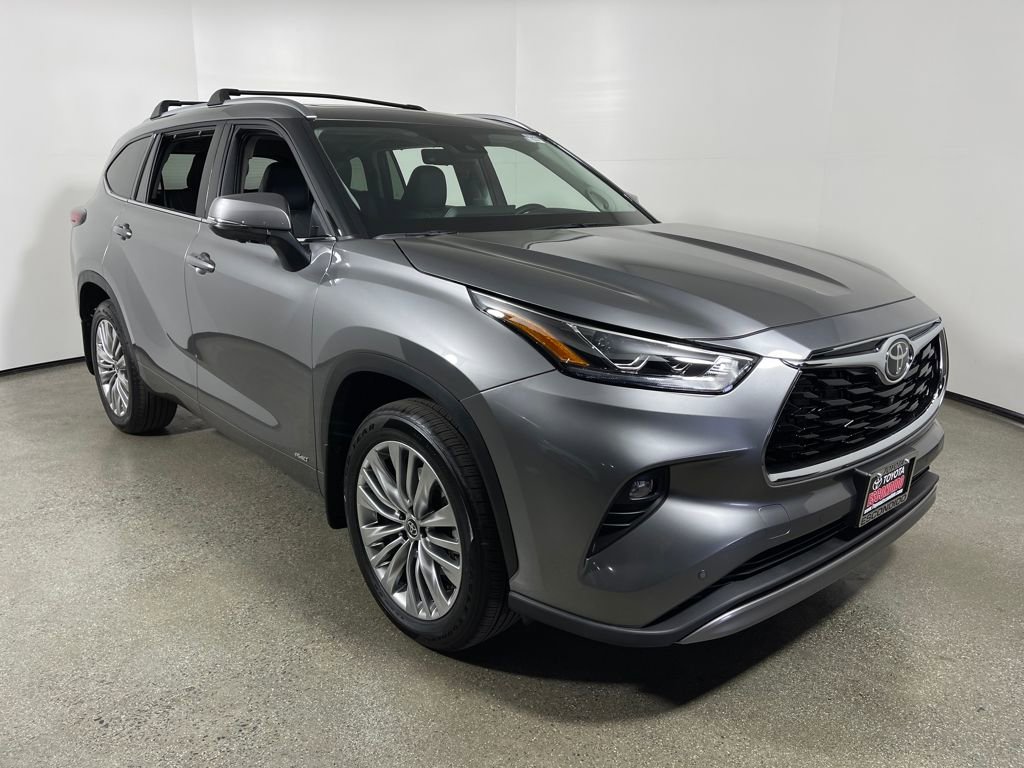 New 2026 Toyota Highlander Platinum