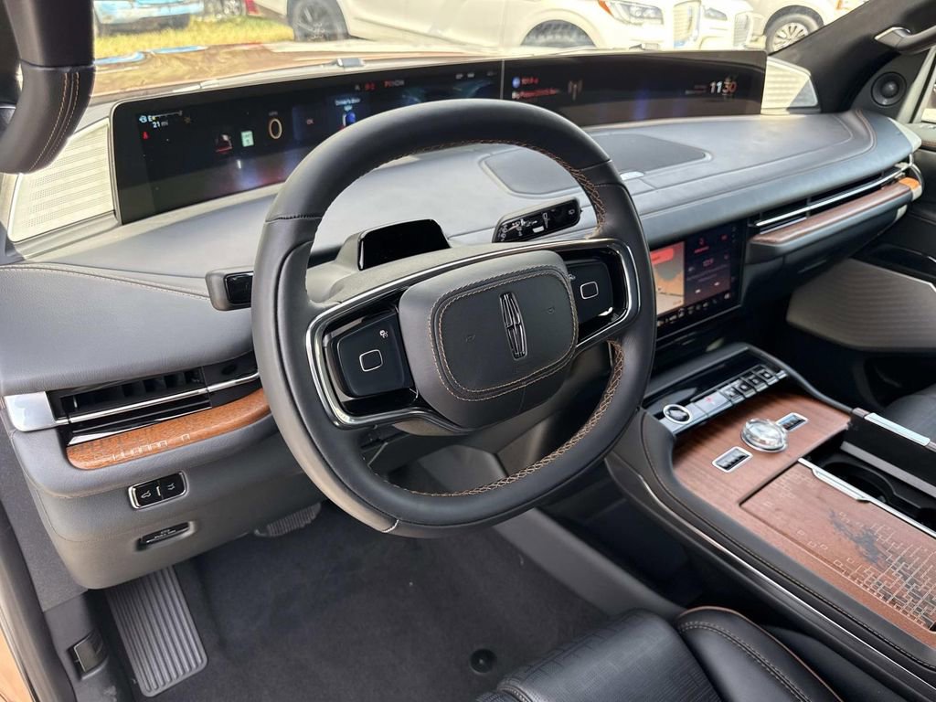New 2025 Lincoln Navigator Black Label image 34