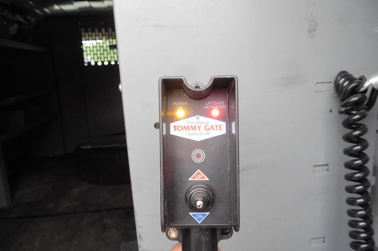 Used 2022 Chevrolet Express 3500 w/ Driver Convenience Package RWD image 23