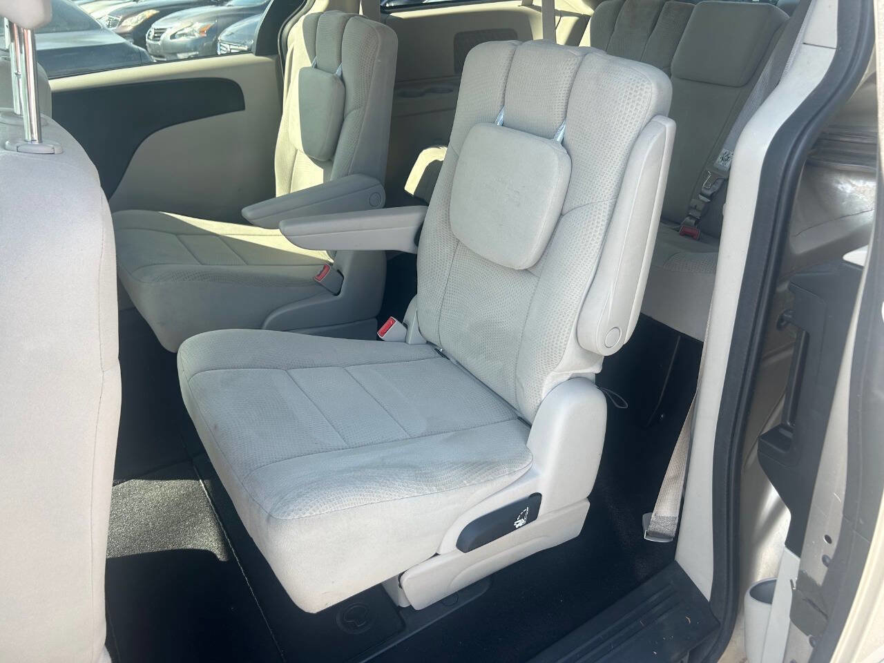 Used 2012 Dodge Grand Caravan SE image 11