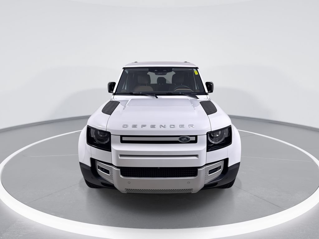 Used 2025 Land Rover Defender 110 S AWD/4WD image 3