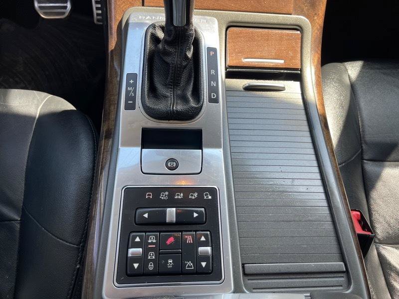 Used 2013 Land Rover Range Rover Sport HSE AWD/4WD image 10