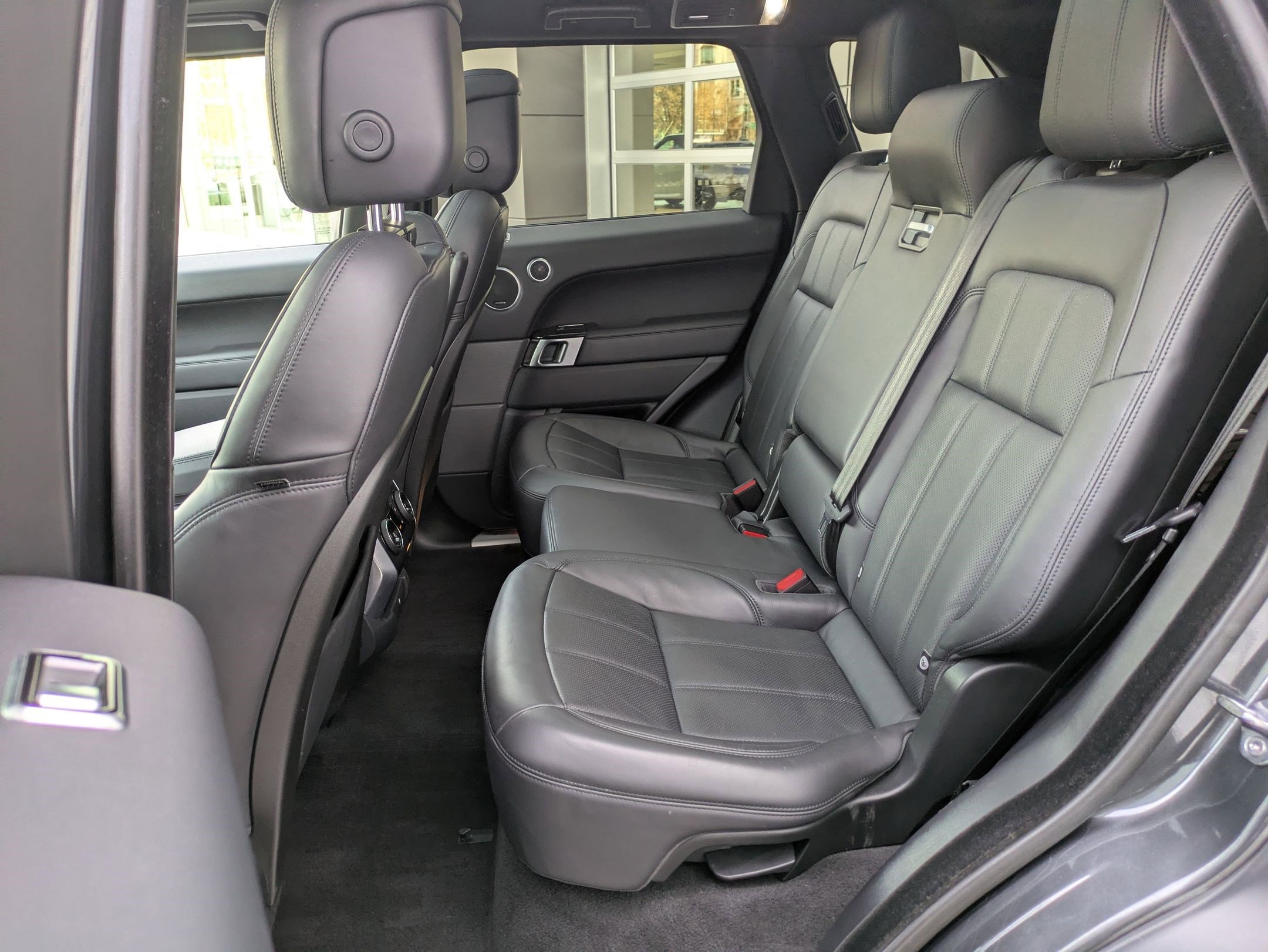 Used 2019 Land Rover Range Rover Sport HSE image 31