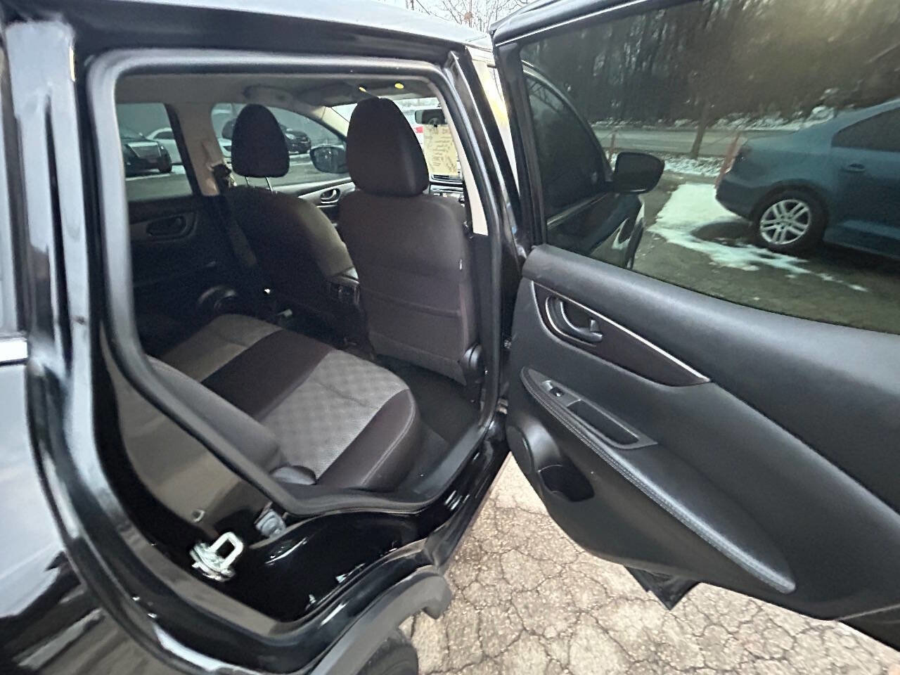 Used 2018 Nissan Rogue Sport S image 8