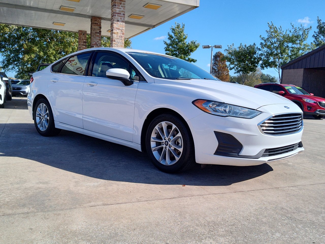 Used 2019 Ford Fusion SE image 9