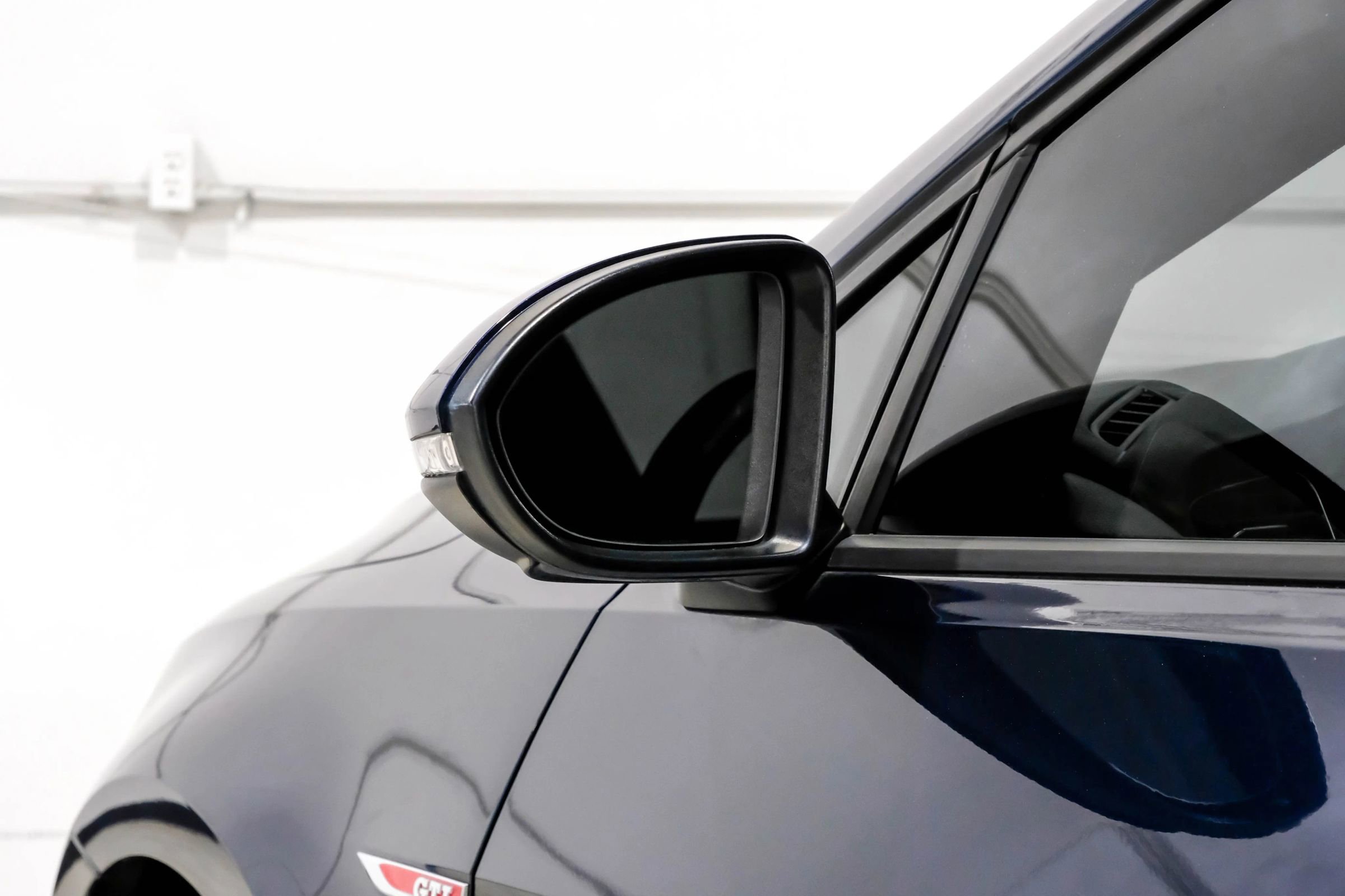 Used 2015 Volkswagen GTI SE FWD image 49