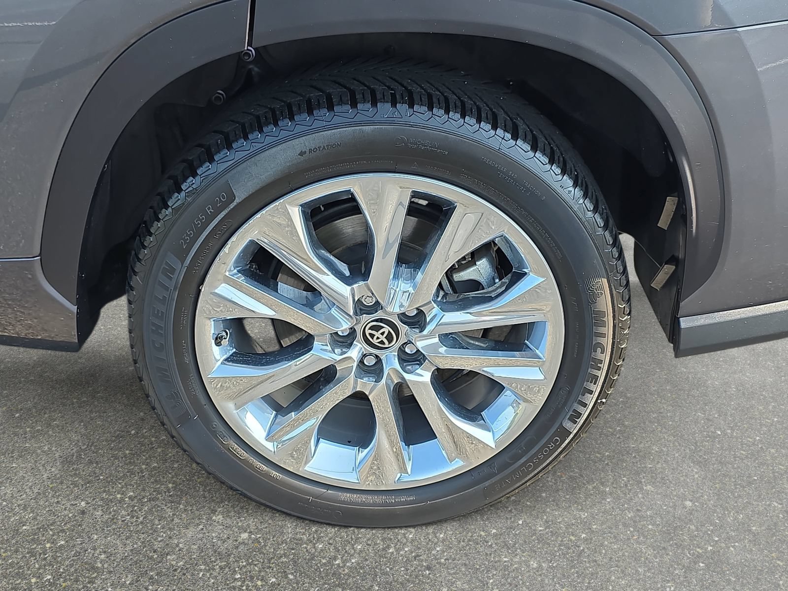 Used 2020 Toyota Highlander Limited FWD image 34