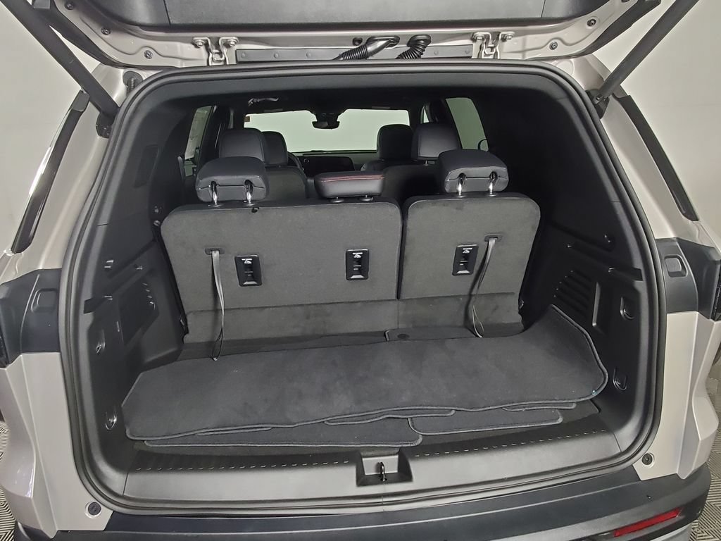 New 2026 Chevrolet Traverse Z71 w/ Driver Confidence Package AWD/4WD image 14