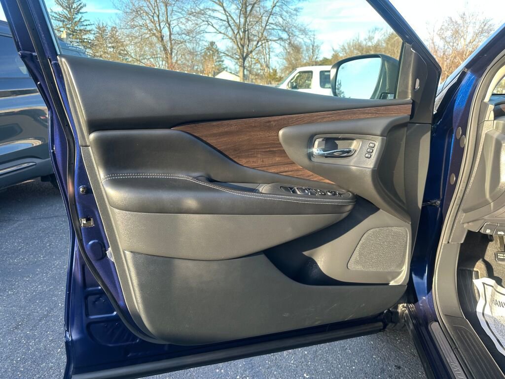 Used 2023 Nissan Murano Platinum image 9