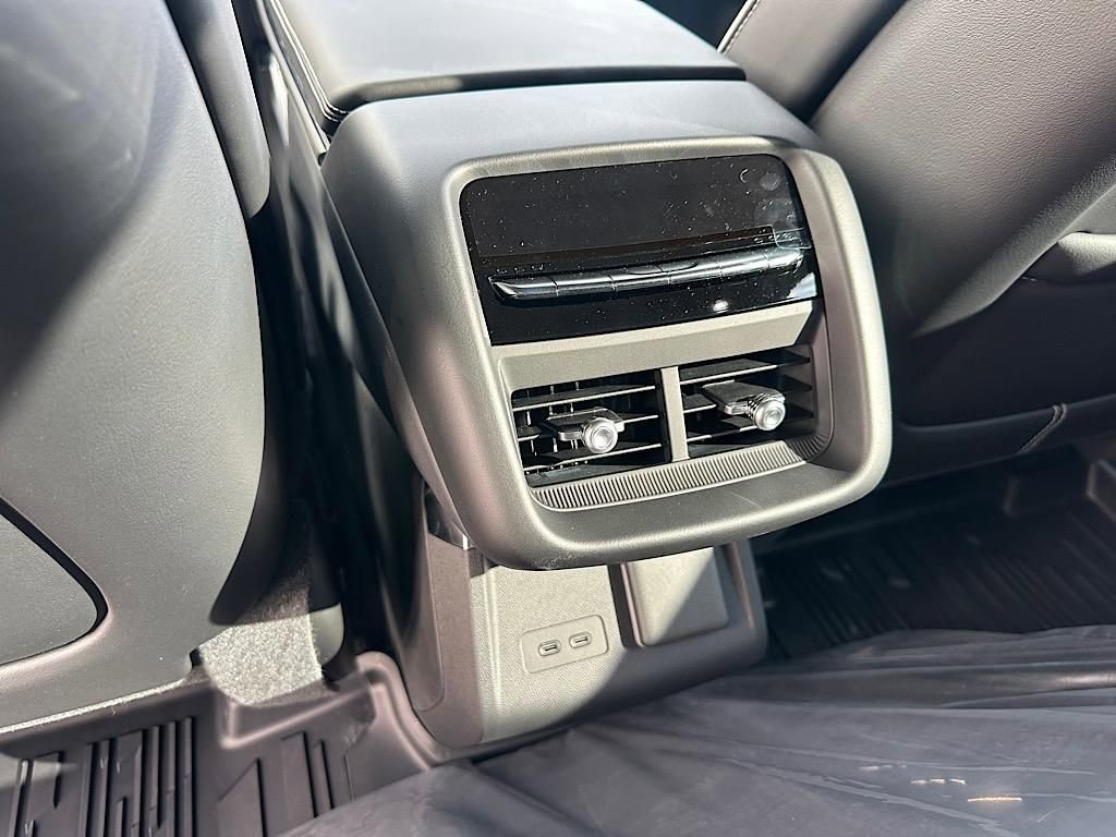 New 2026 Cadillac Lyriq V AWD/4WD image 15