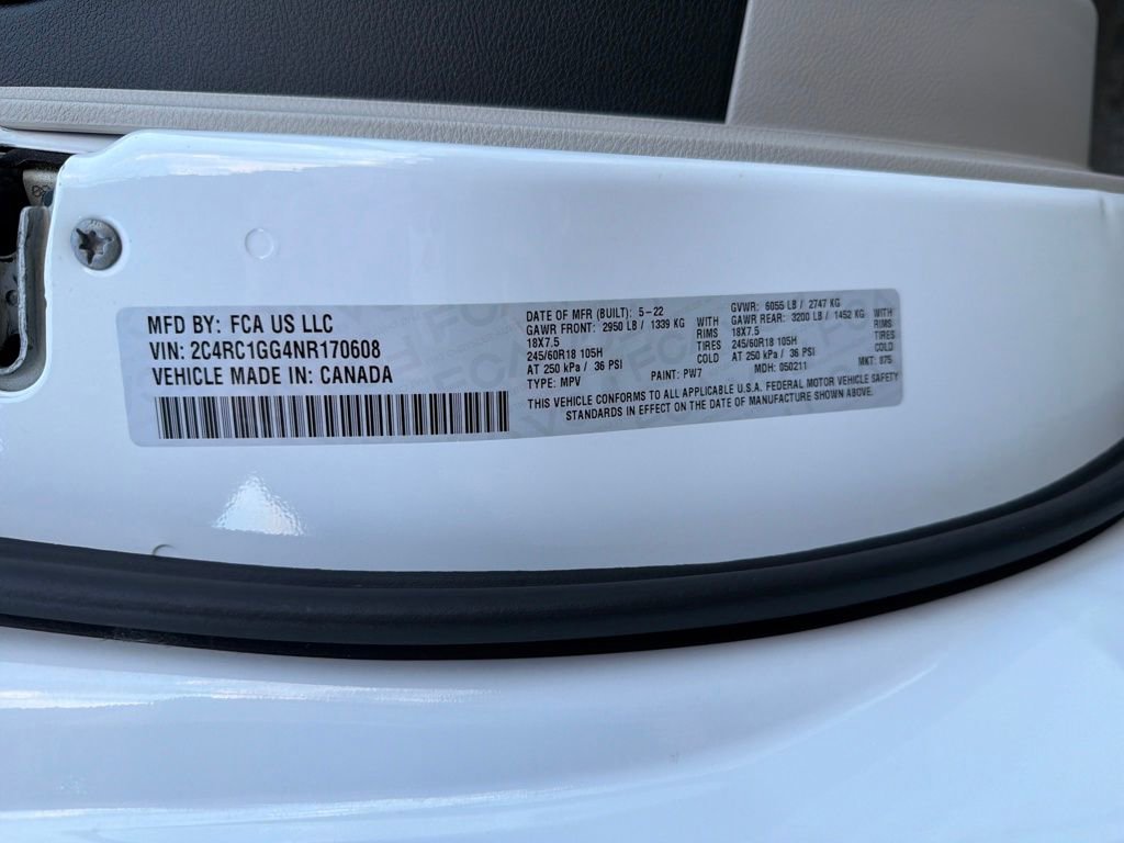 Used 2022 Chrysler Pacifica Limited image 30