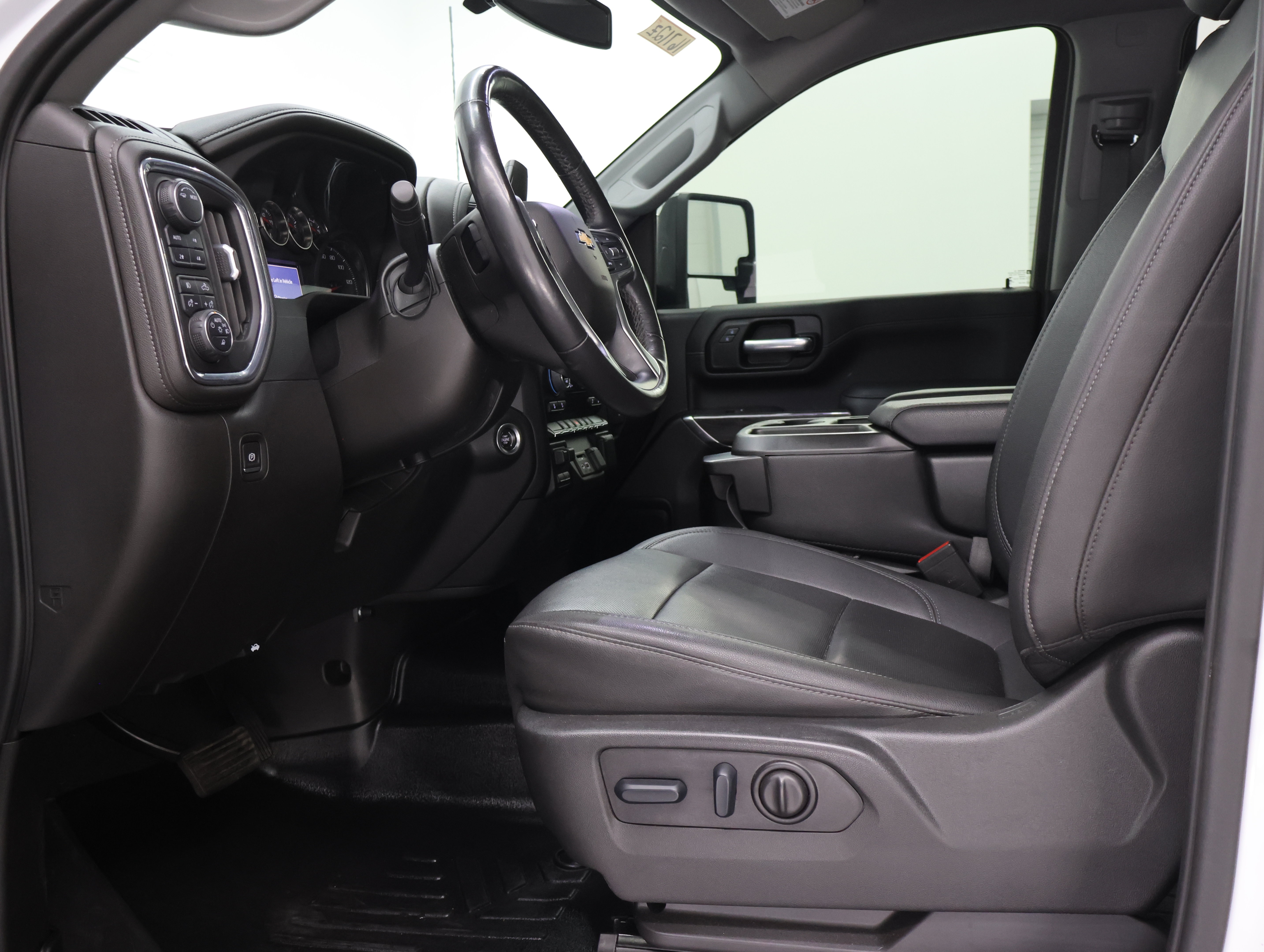 Used 2023 Chevrolet Silverado 2500 LTZ AWD/4WD image 8