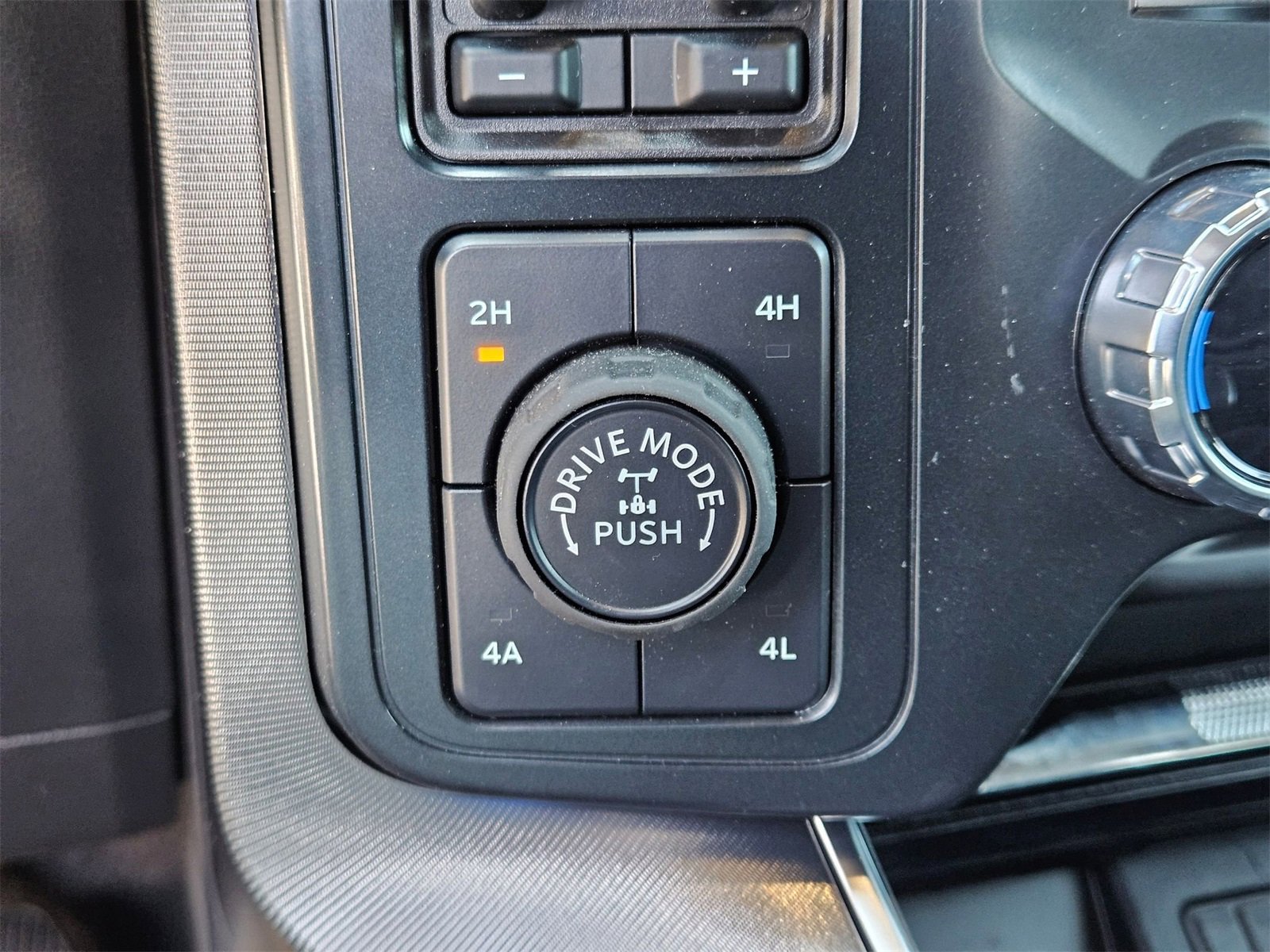 New 2025 Ford F150 Platinum w/ Equipment Group 702A High image 16