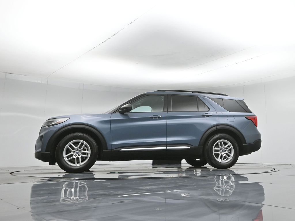 Used 2025 Ford Explorer Active w/ Active Comfort Package image 54
