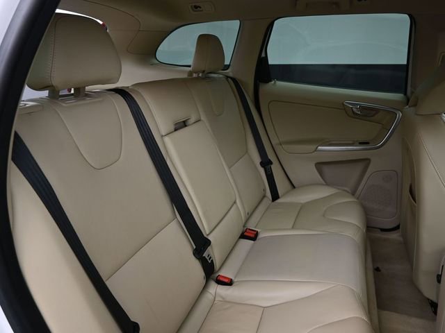 Used 2016 Volvo XC60 T6 w/ Proximity Package image 25