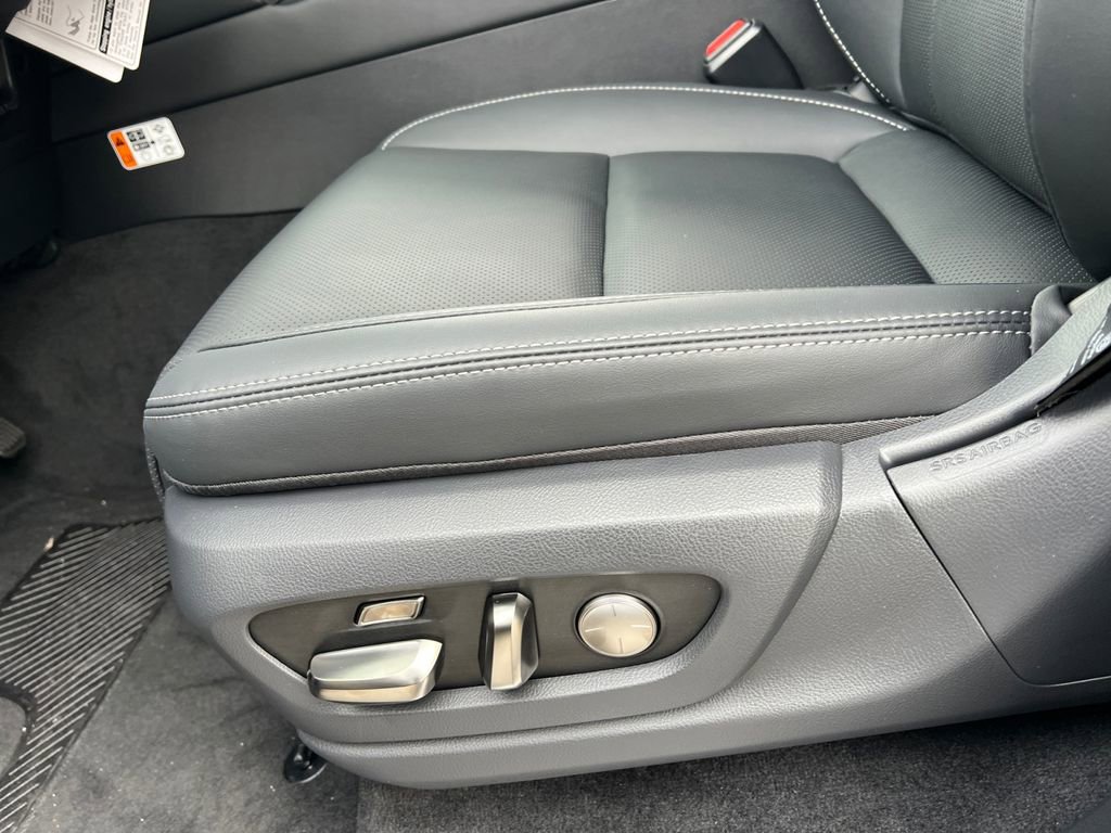 New 2026 Lexus LX 700h Luxury image 15