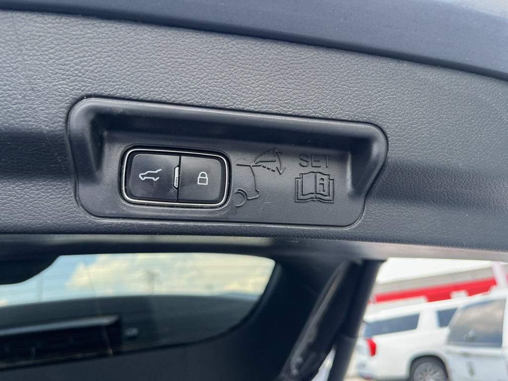 Used 2022 Ford Explorer XLT w/ Equipment Group 202A AWD/4WD image 35