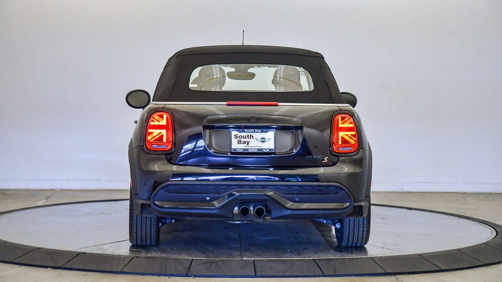 Certified 2023 MINI Cooper S w/ Signature Upholstery Package image 3