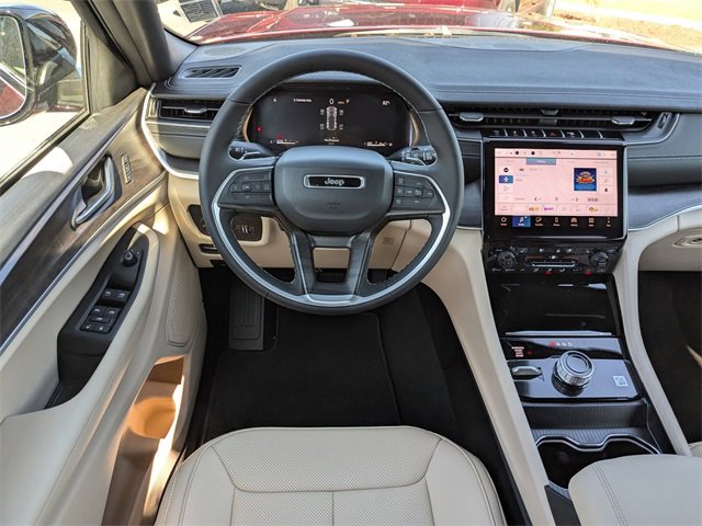 New 2025 Jeep Grand Cherokee Limited image 16