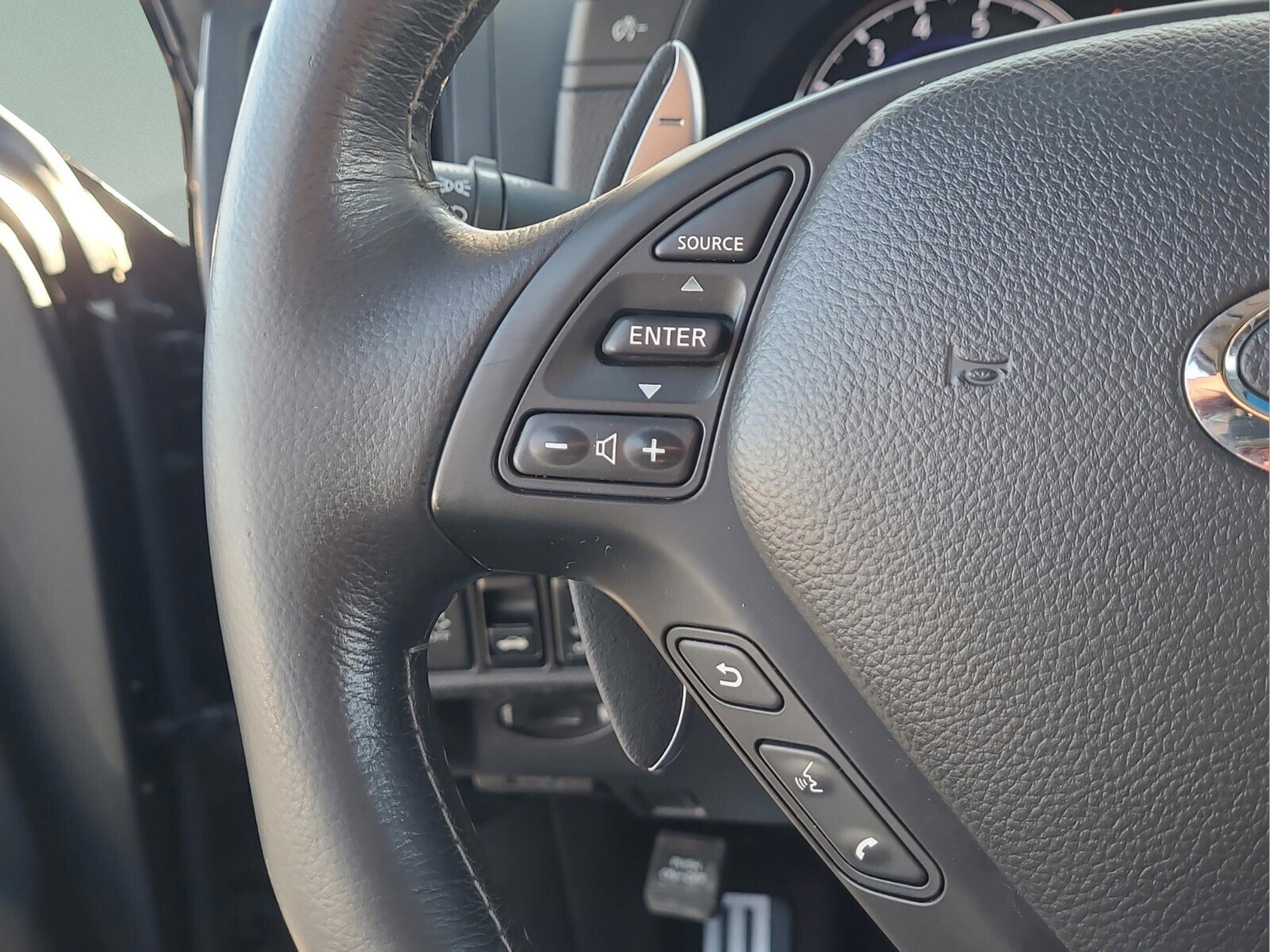 Used 2015 INFINITI Q60 Journey w/ Premium Package image 22