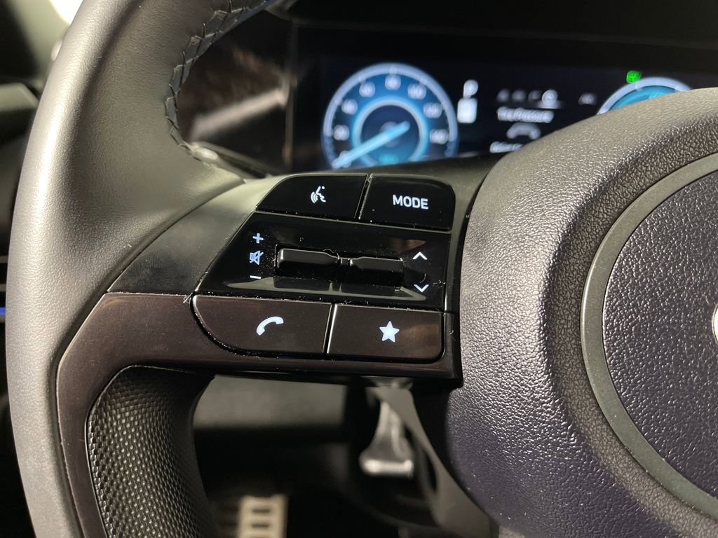 Certified 2025 Hyundai Elantra SEL image 29