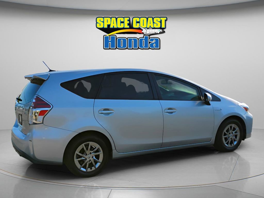 Used 2017 Toyota Prius V Four image 10