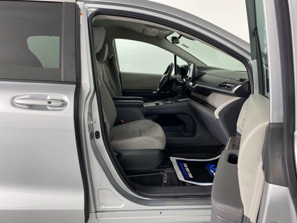 Used 2023 Toyota Sienna LE image 37