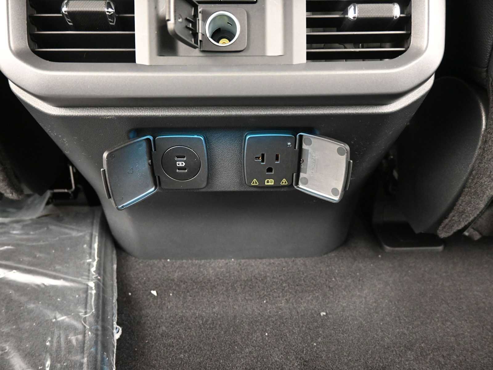 New 2025 Ford F150 Lariat w/ Equipment Group 502A High image 16