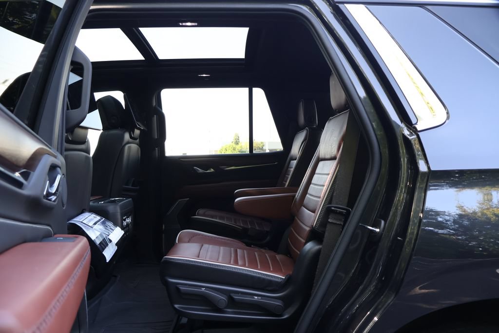 Certified 2024 GMC Yukon Denali Ultimate w/ LPO, Floor Liner Package AWD/4WD image 46
