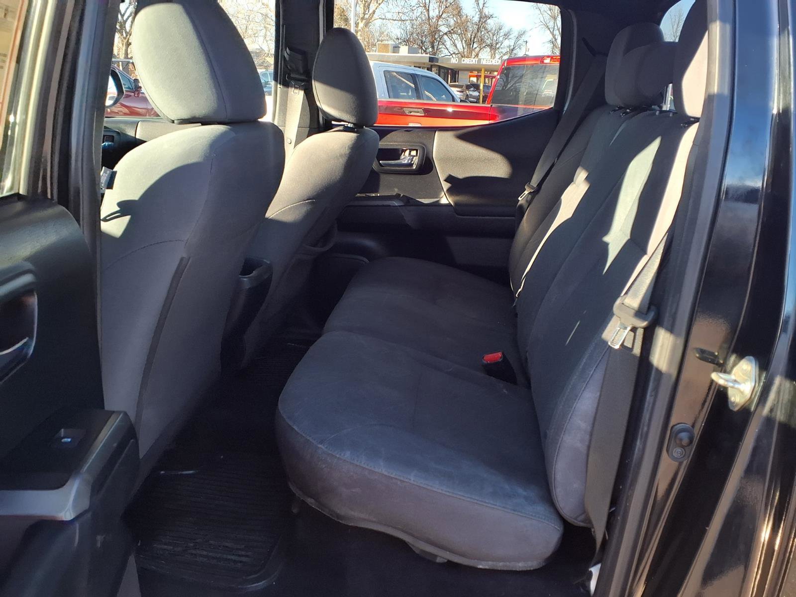 Used 2019 Toyota Tacoma TRD Off-Road w/ Technology Package AWD/4WD image 13