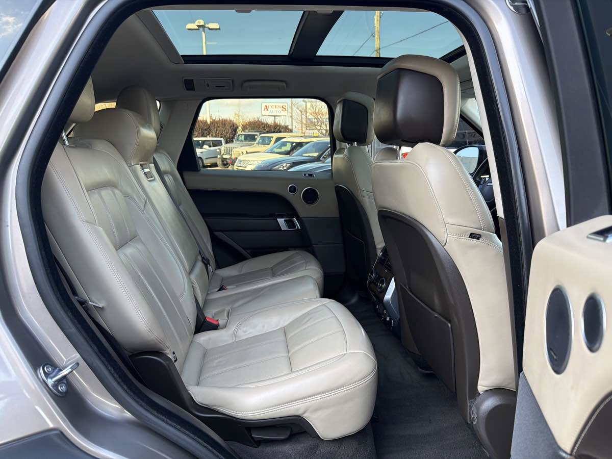 Used 2018 Land Rover Range Rover Sport HSE image 15