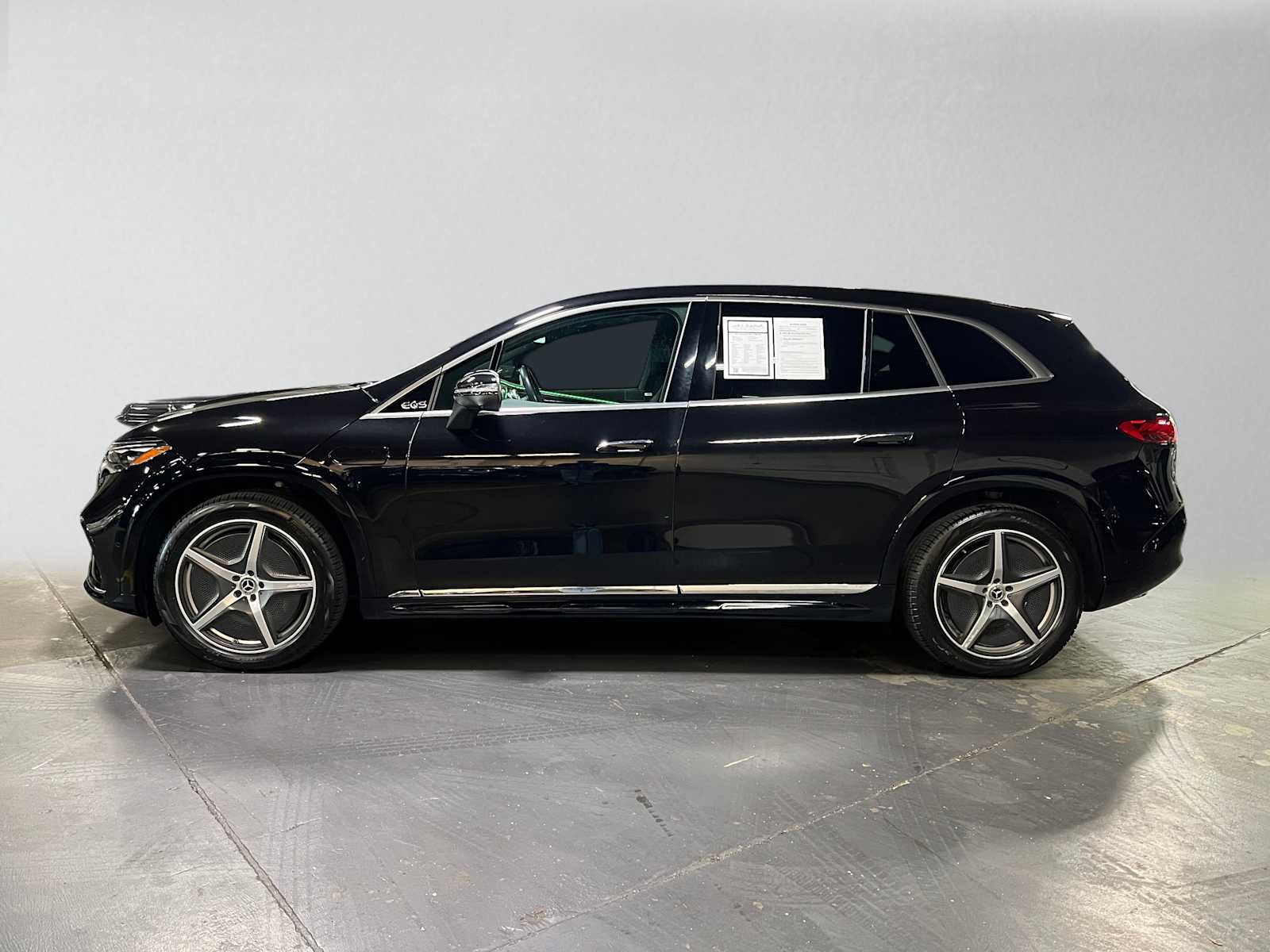 Used 2023 Mercedes-Benz EQS 580 4MATIC SUV image 6