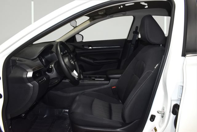 Used 2025 Nissan Altima 2.5 SV FWD image 29