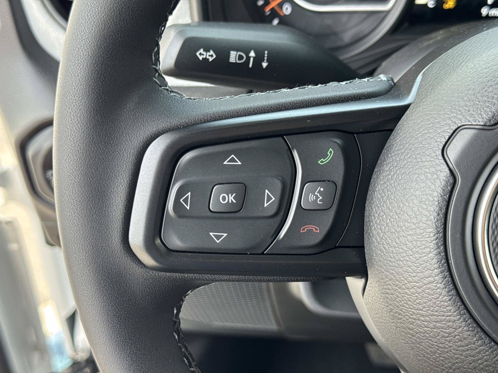 New 2026 Jeep Gladiator Sport AWD/4WD image 8