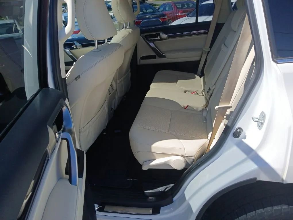 Used 2022 Lexus GX 460 image 18
