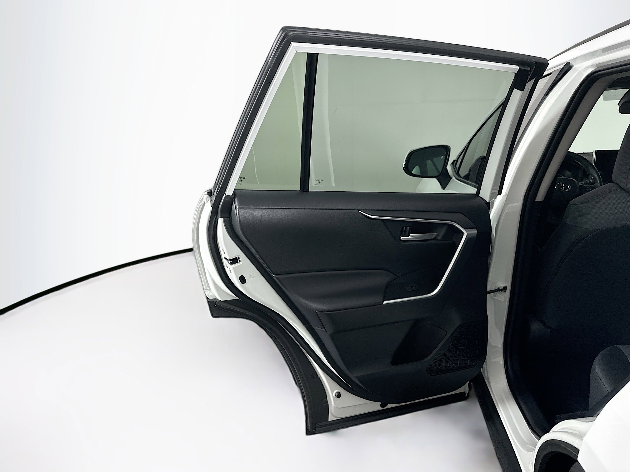 Used 2025 Toyota RAV4 XLE w/ Convenience Package image 27