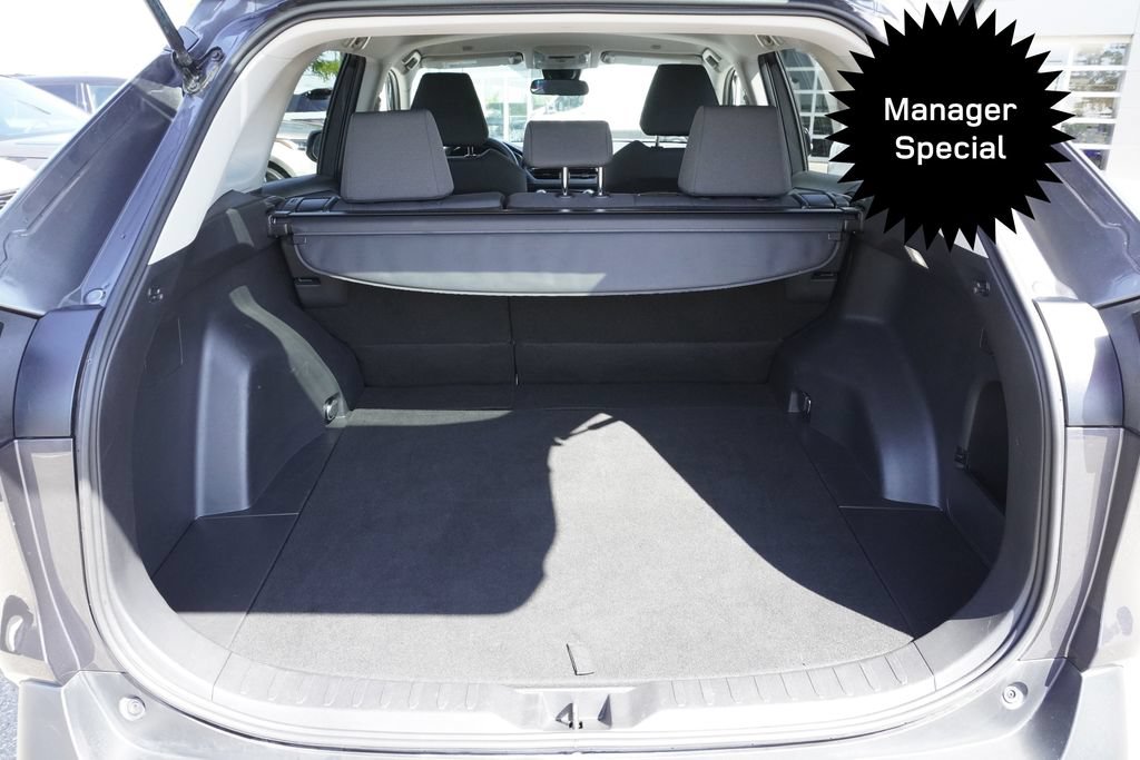 Used 2025 Toyota RAV4 XLE AWD/4WD image 31