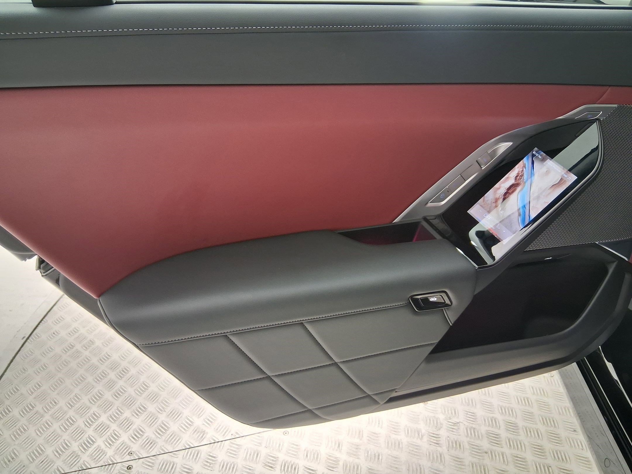 Used 2023 BMW 740i image 19