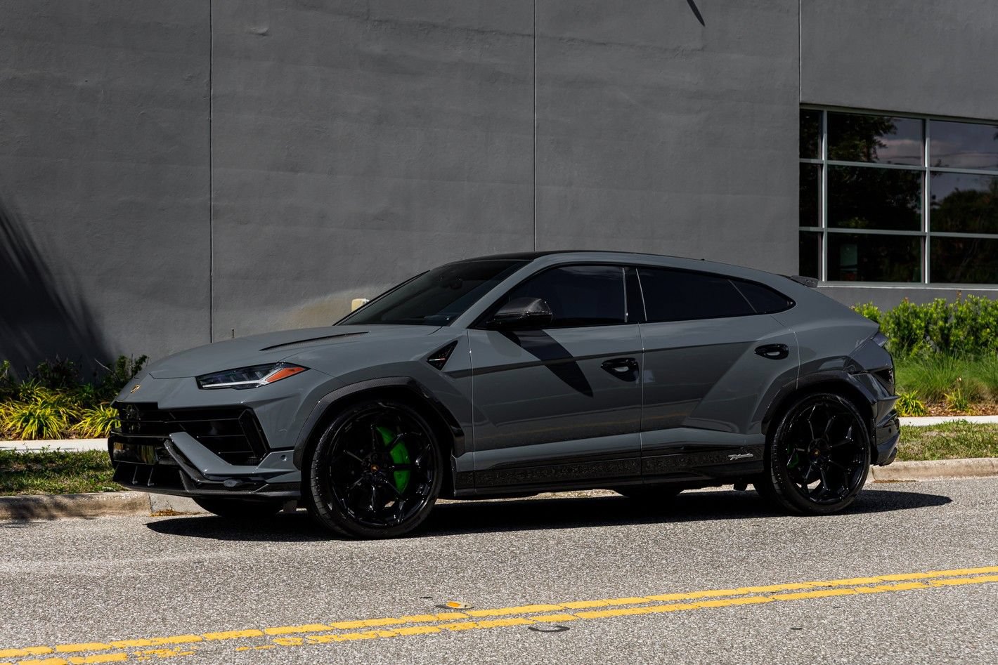 Used 2023 Lamborghini Urus Performante AWD/4WD image 28