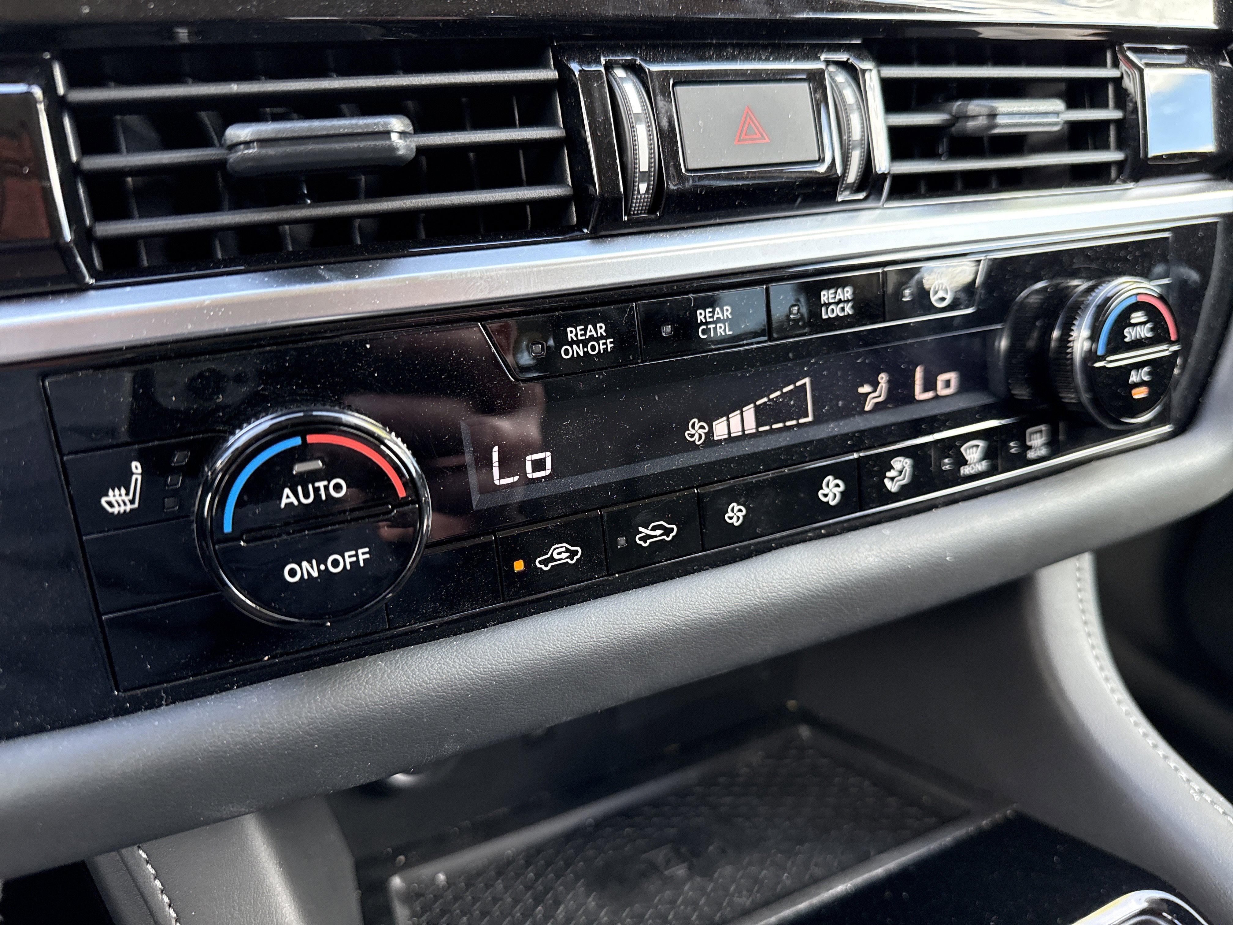 Certified 2025 Nissan Pathfinder SL AWD/4WD image 19